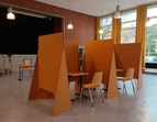Wahlkabinen an der Wilhelm-Focke-Oberschule